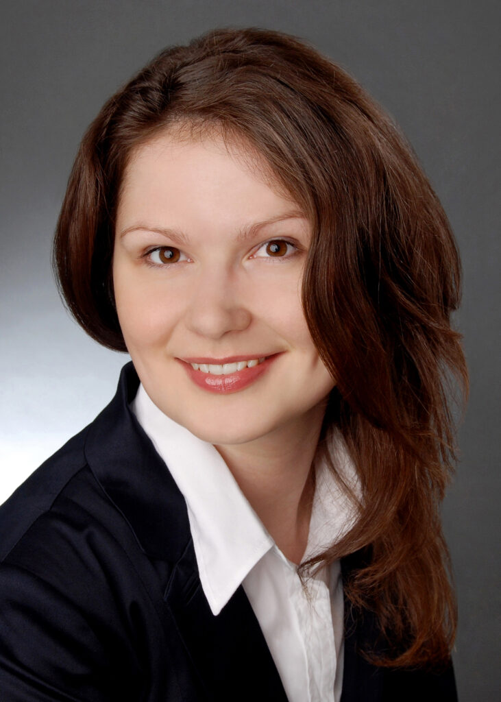 Profilbild von Irina Riehle, Strategiemanagerin bei der SWM; Mitglied des Projektkonsortiums aqt.